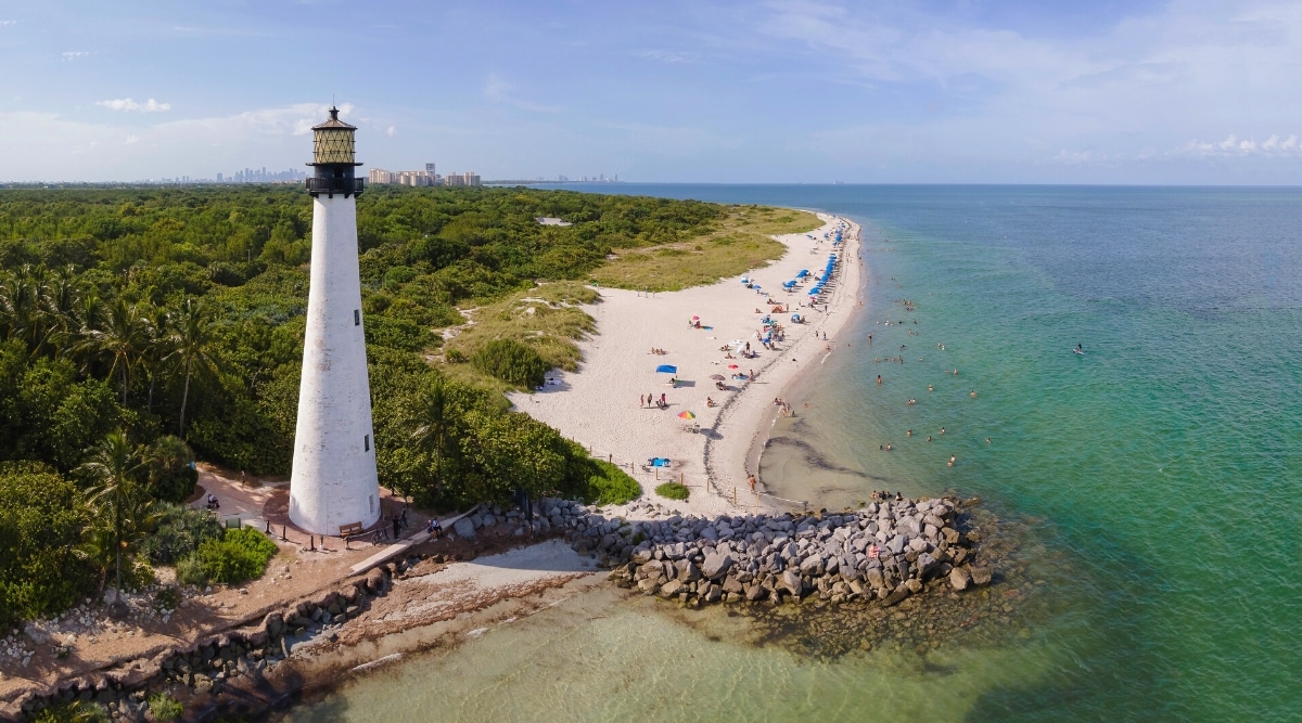 Cape Florida State Park is a beautiful park located on the southern end of Key Biscayne in Florida. The park is known for its stunning white sand beaches, clear blue waters and historic white lighthouse.