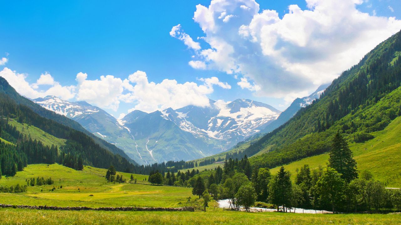 Beautiful landscape with Alps in Nationalpark Hohe Tauern, Salzburger Land, Austria